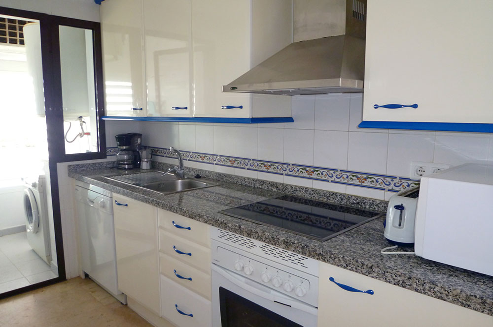 Puerto duquesa apartment fitted kitchen 