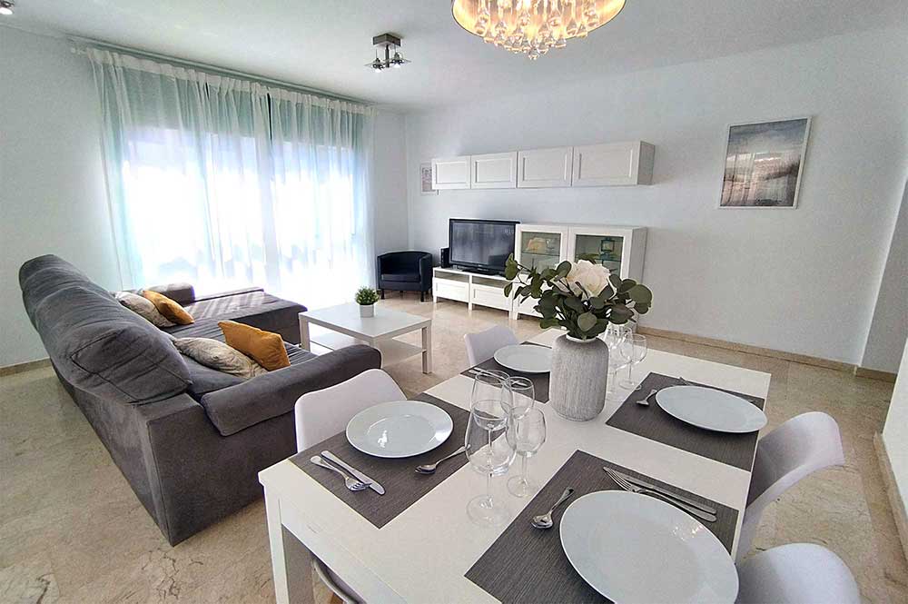 Apartment estepona lounge and dining area 