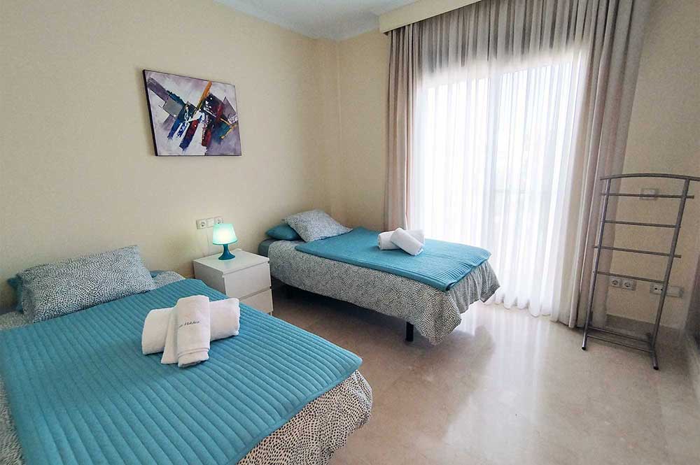 Estepona apartment  bedroom single beds 