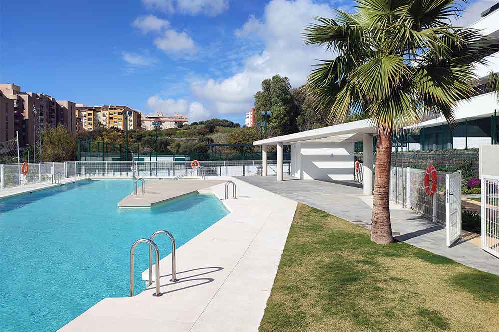 wellingtonia apartment shared pool